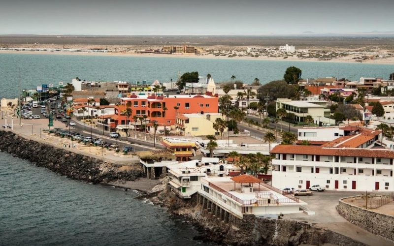 Moim miejscem pobytu  jest malutkie miasteczko Puerto Penasco…